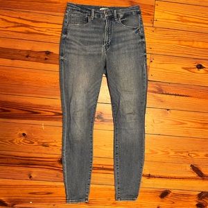 Good American light wash Jeans 💎